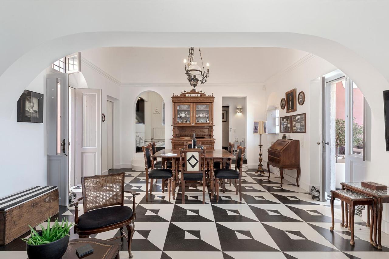 Villa Coat Of Arms Mansion Fira  Exterior foto